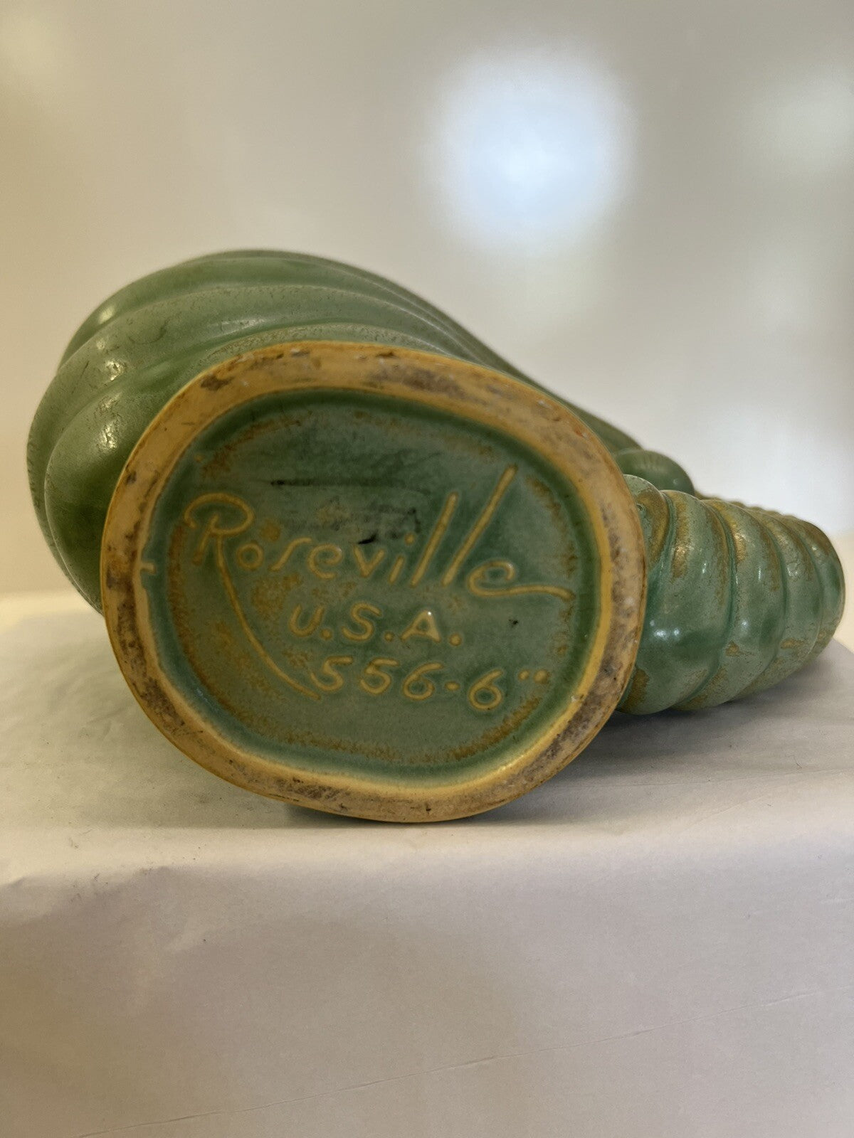 ROSEVILLE U.S.A. 556-6" CORNUCOPIA Green Horn of Plenty Capri Line