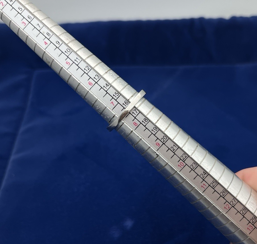 14k White Gold 15 Diamonds (.5 TCW) Band Ring 2.57g Size 7 3/8