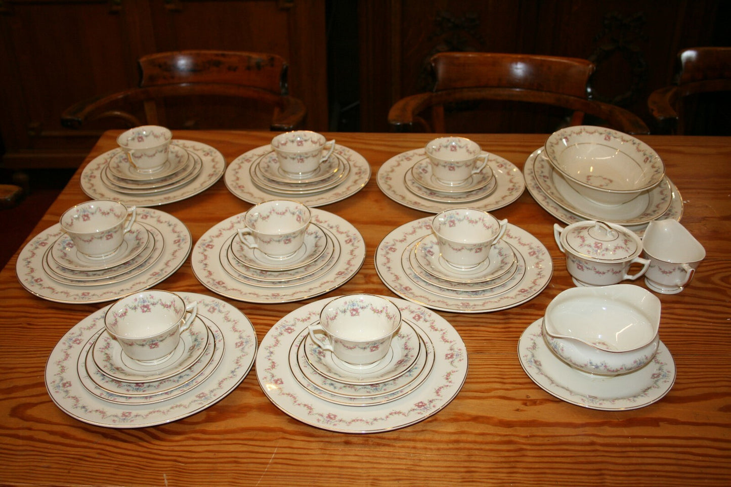 18Pc. SYRACUSE CHINA OLD IVORY ARCADIA Dinnerware