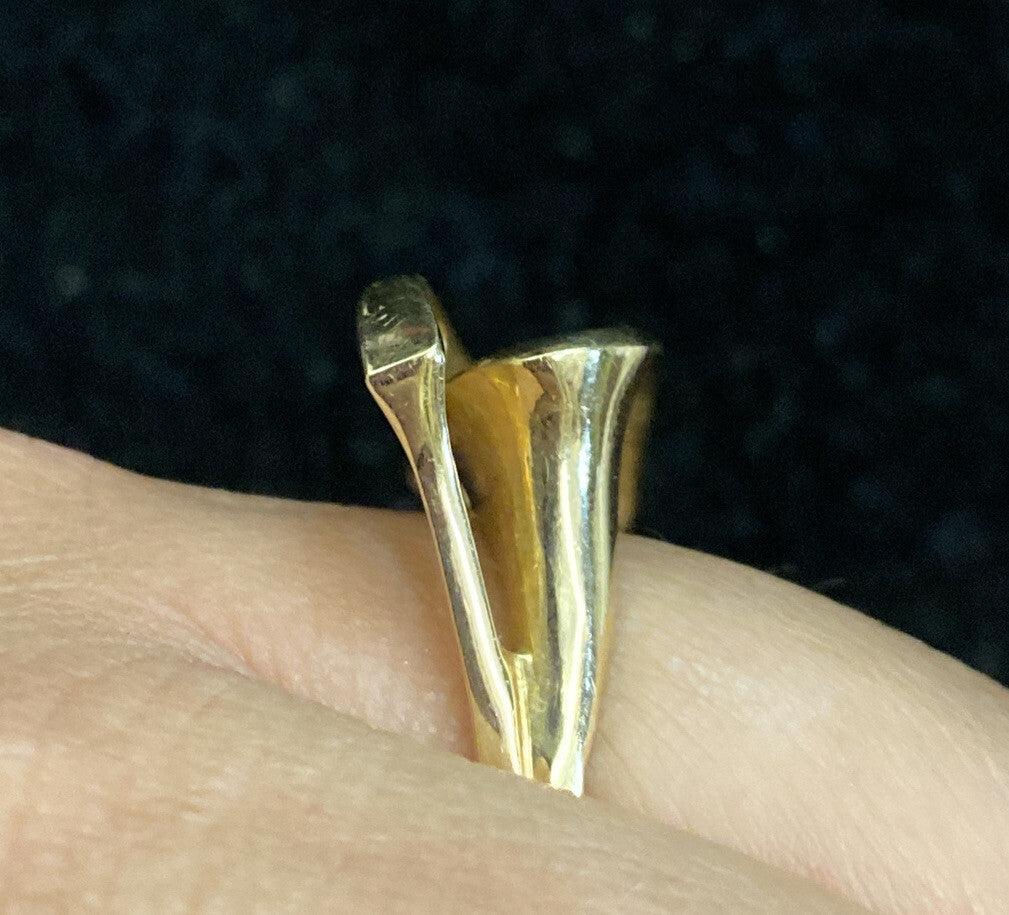 14K Solid Yellow Gold Modern Ring Italy 6.6 g Signed "AND" size 7.75 CB5