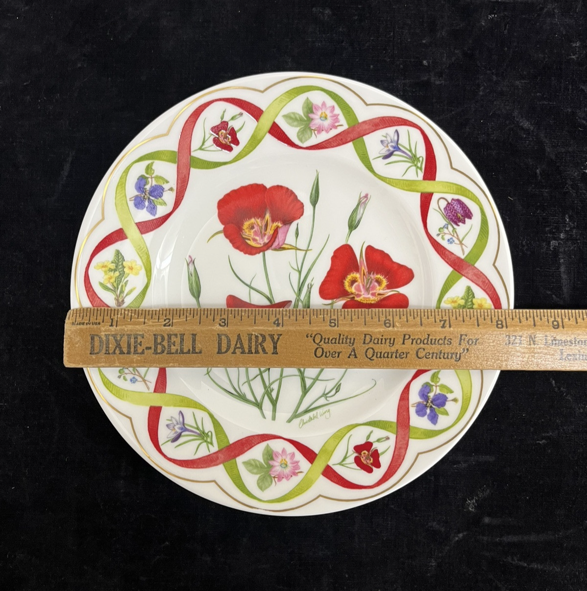 Wedgwood "The Flower Artists of Kew" Mariposa Lilies Plates Set of 2 - 8.25"