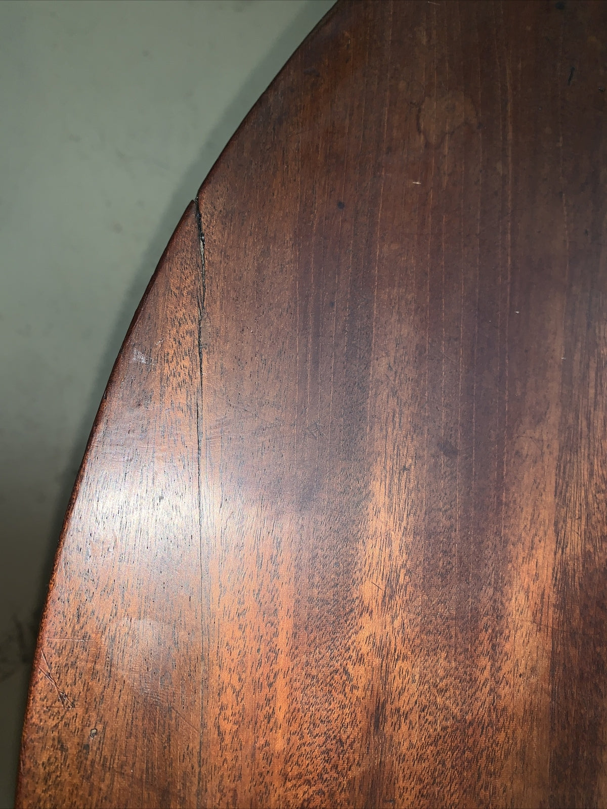 Antique Round English Carved Mahogany Tilt Top Tea Table Vitner's Wine Game