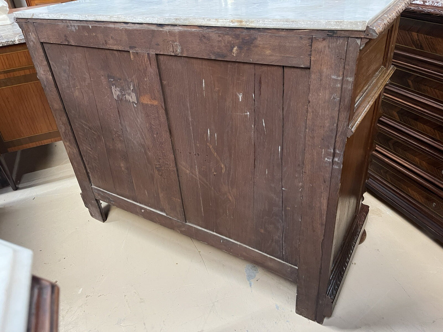 FRENCH RENAISSANCE REVIVAL MARBLE-TOP CARVED OAK COMMODE