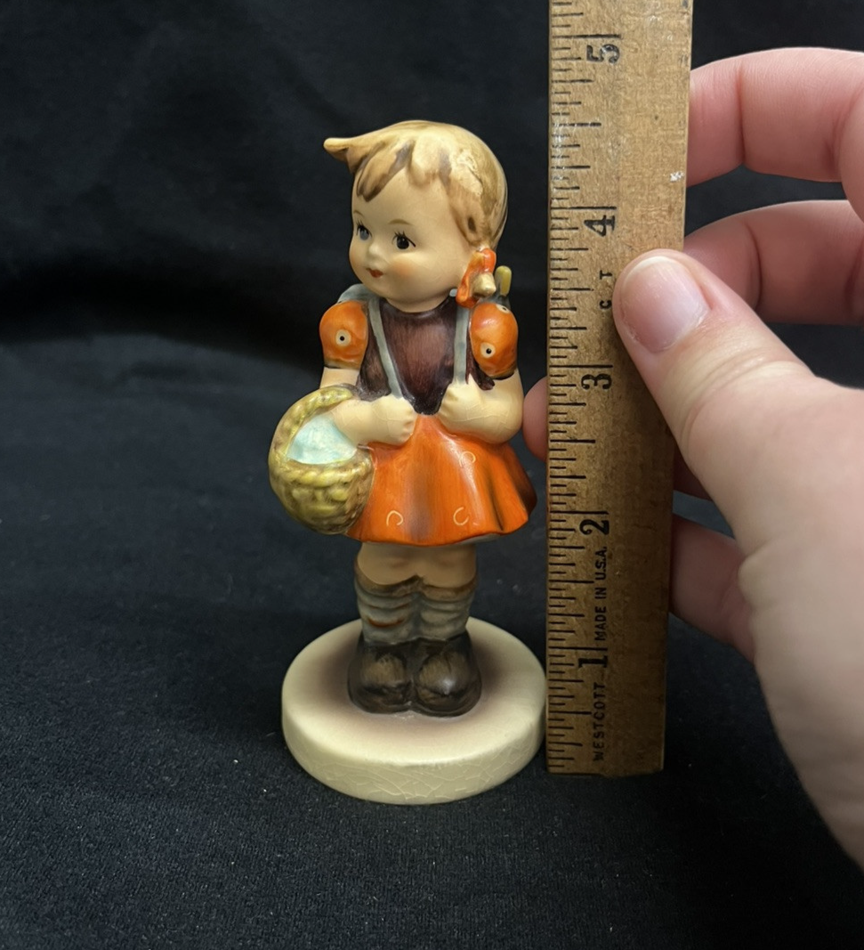 Vintage M.I. Hummel Goebel Porcelain "School Girl" Figurine 81 2/0 W. Germany