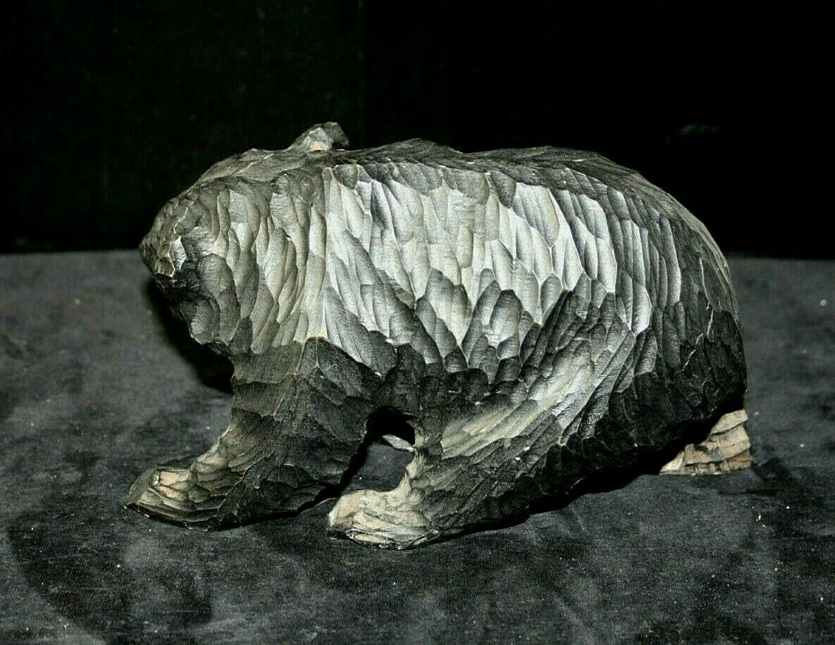 JAPAN: ANTIQUE KAMUY KUMA / BEAR / HOKKAIDO AINU WOODCARVING / GLASS EYES