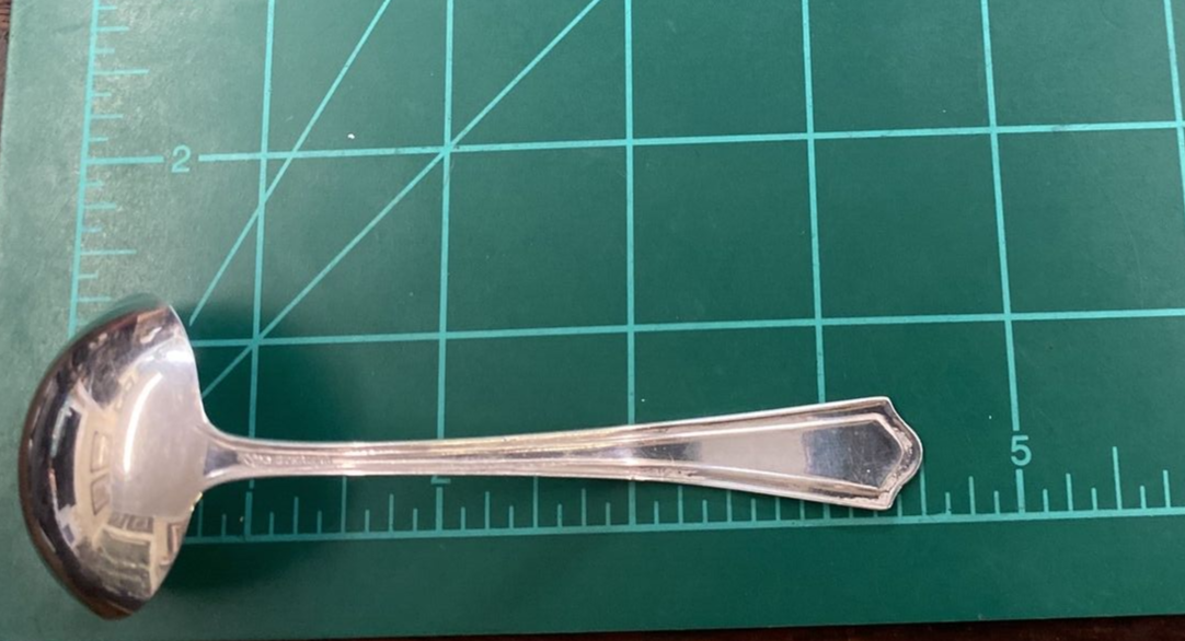 Wallace "America"  Sterling Silver  Ladle 4 1/2" 15g mono S 15.5g