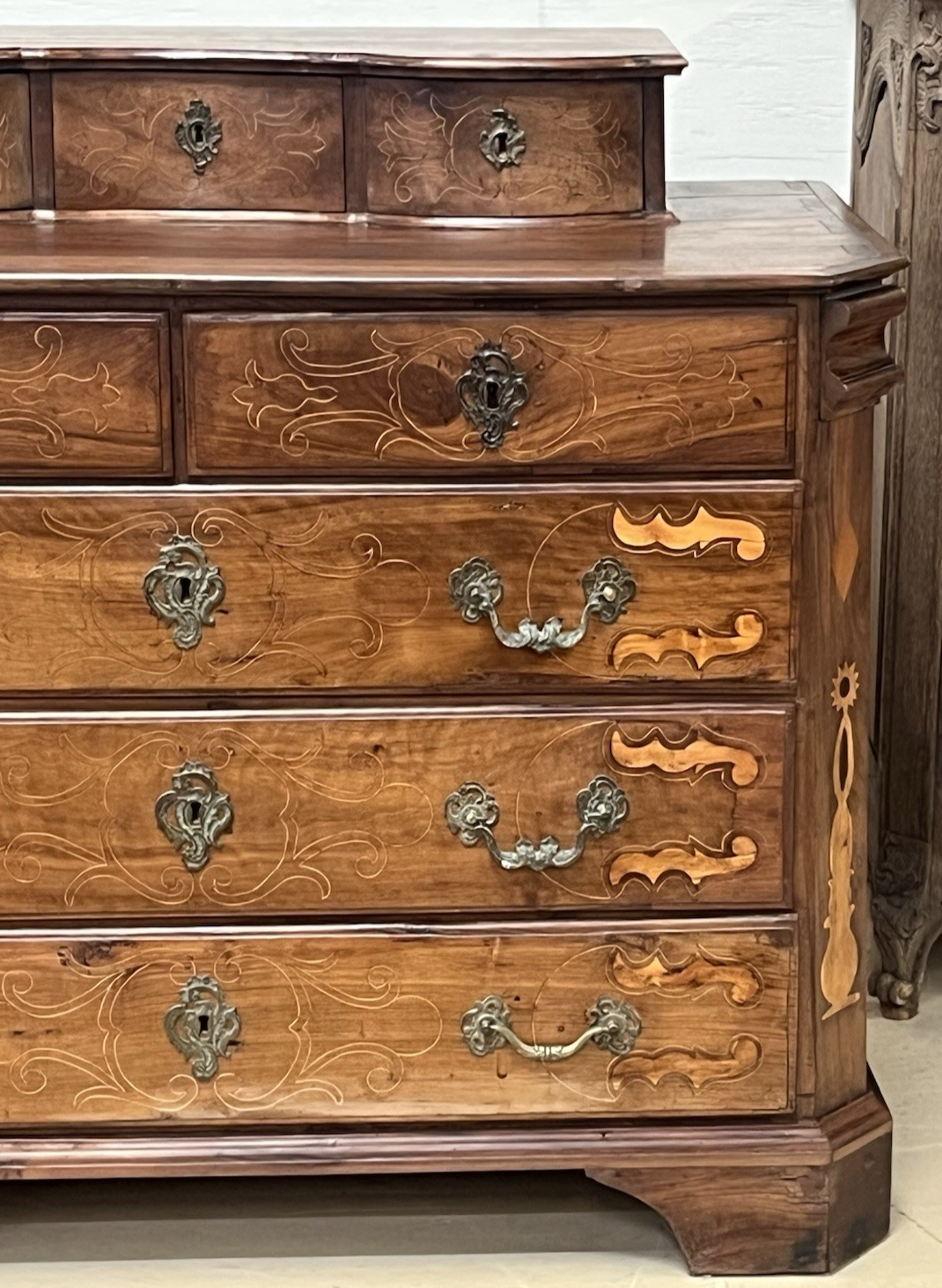 ANTIQUE SPANISH BAROQUE RUSTIC INLAID WALNUT COMMODE CHEST OF DRAWERS 51" X 24"