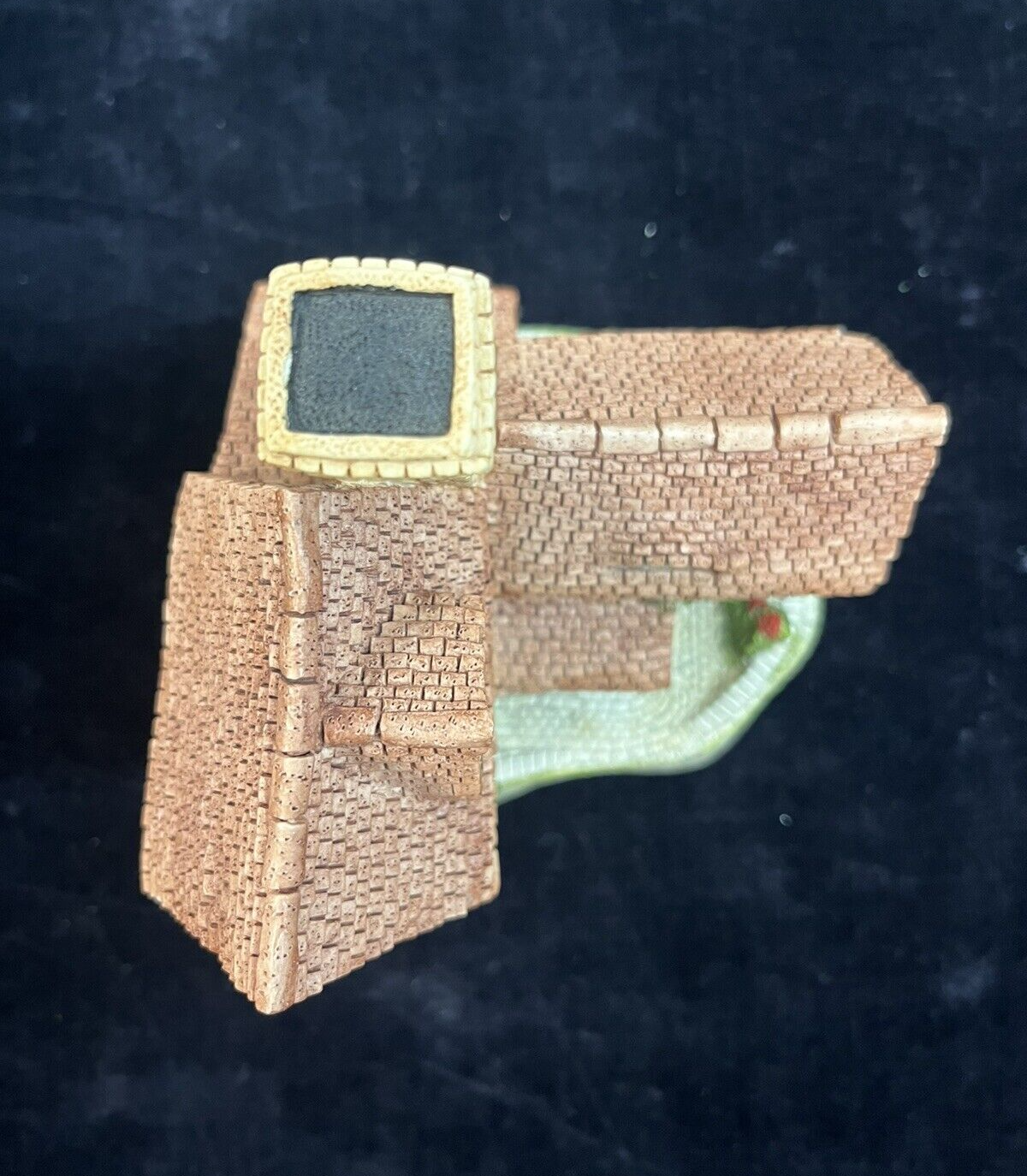 David Winter Cottages Tomfool’s Cottage 1990  Original Box & COA