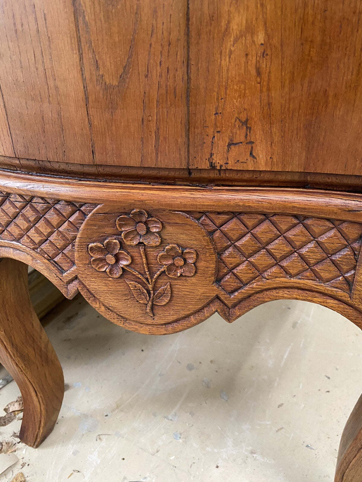 FRENCH PROVINCIAL LOUIS XV STYLE OAK COMMODE