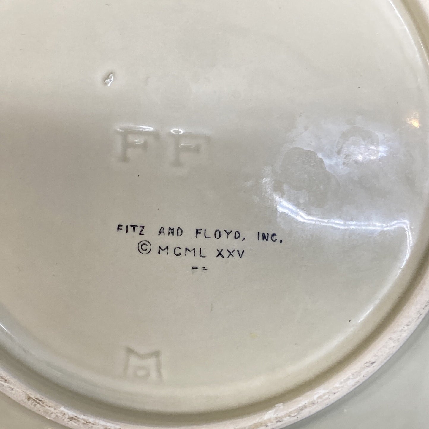 Fitz & Floyd Ivory Colored Fish Chip & Dip Bowl