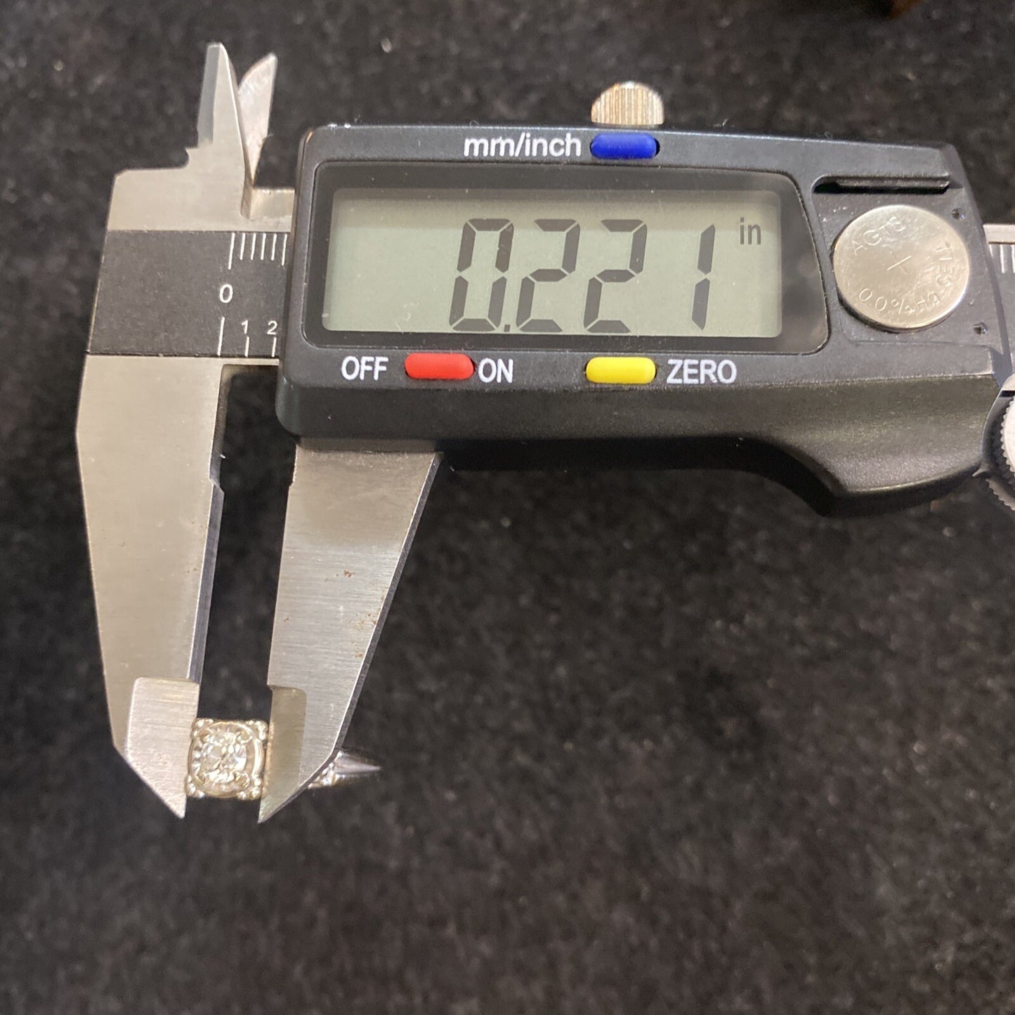 3.7g 14K White Gold Diamond Wedding Ring Size 6.25