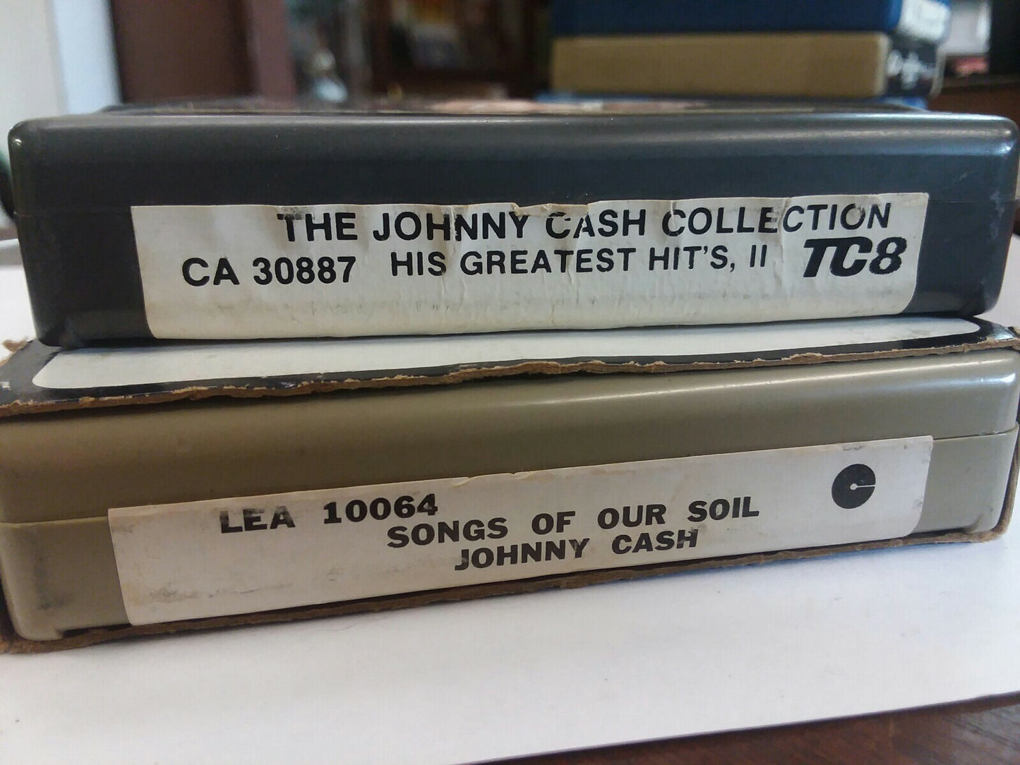 Pair JOHNNY CASH & HIS GREATEST HITS II & Songs of our soil Untested