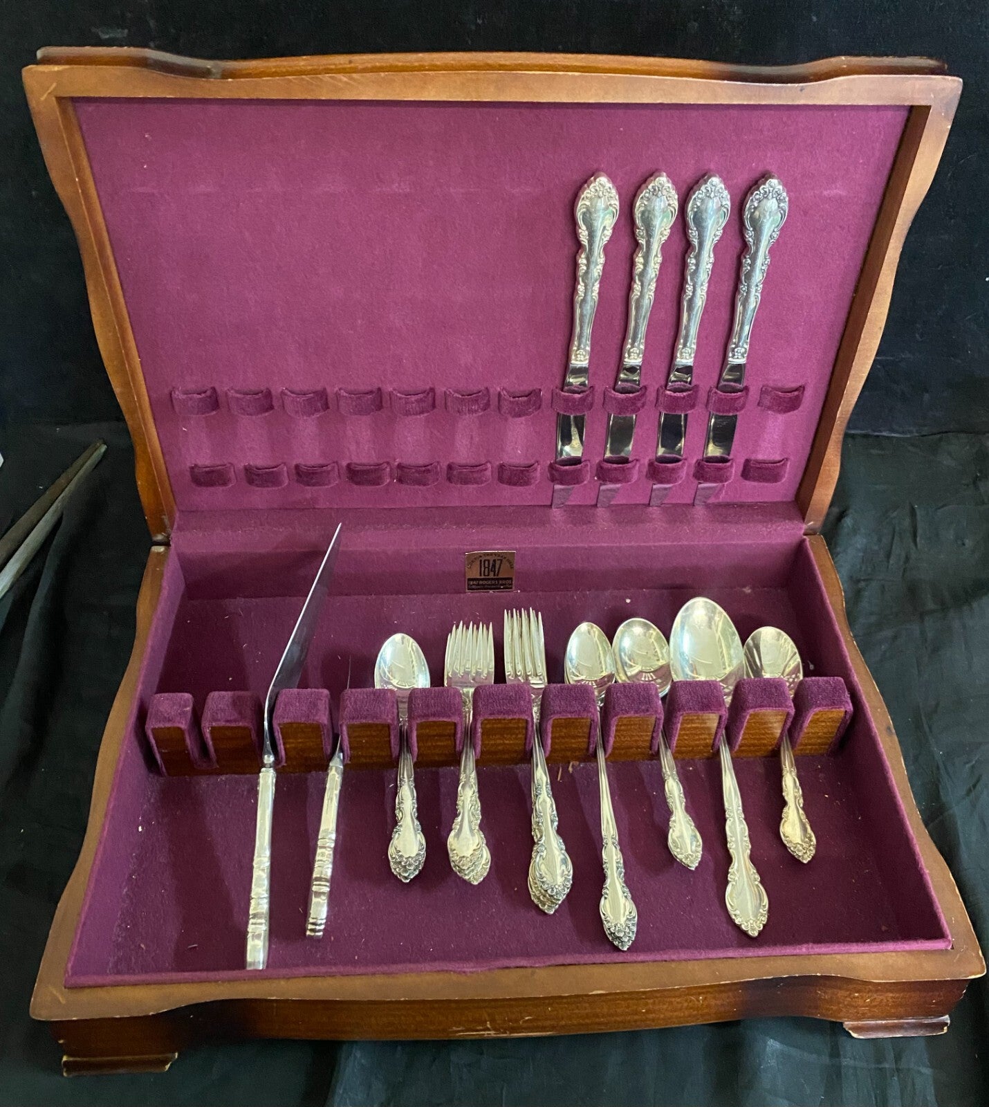 Sterling Heirloom Grandeur Pattern by Oneida 9" Dinner Knife 4 Avail