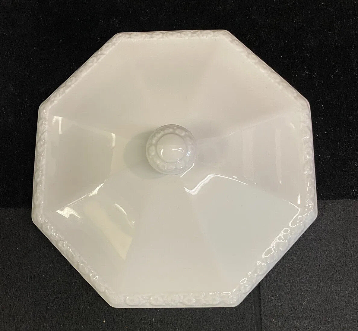 Rosenthal Classic Rose- Maria White Vintage Round Covered Medium Vegetable