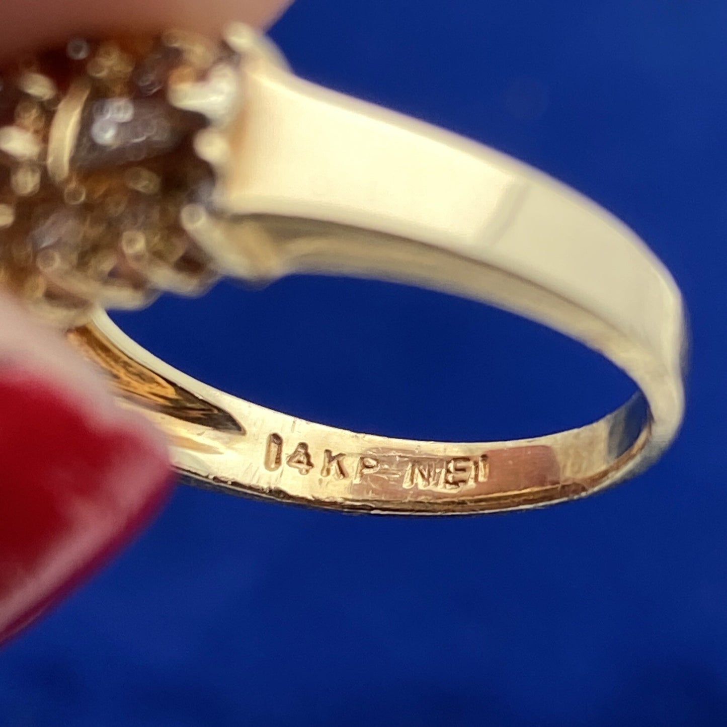 Vintage 14k gold Sapphire and Diamond  Ring Size 6.25 5g total 27 diamonds