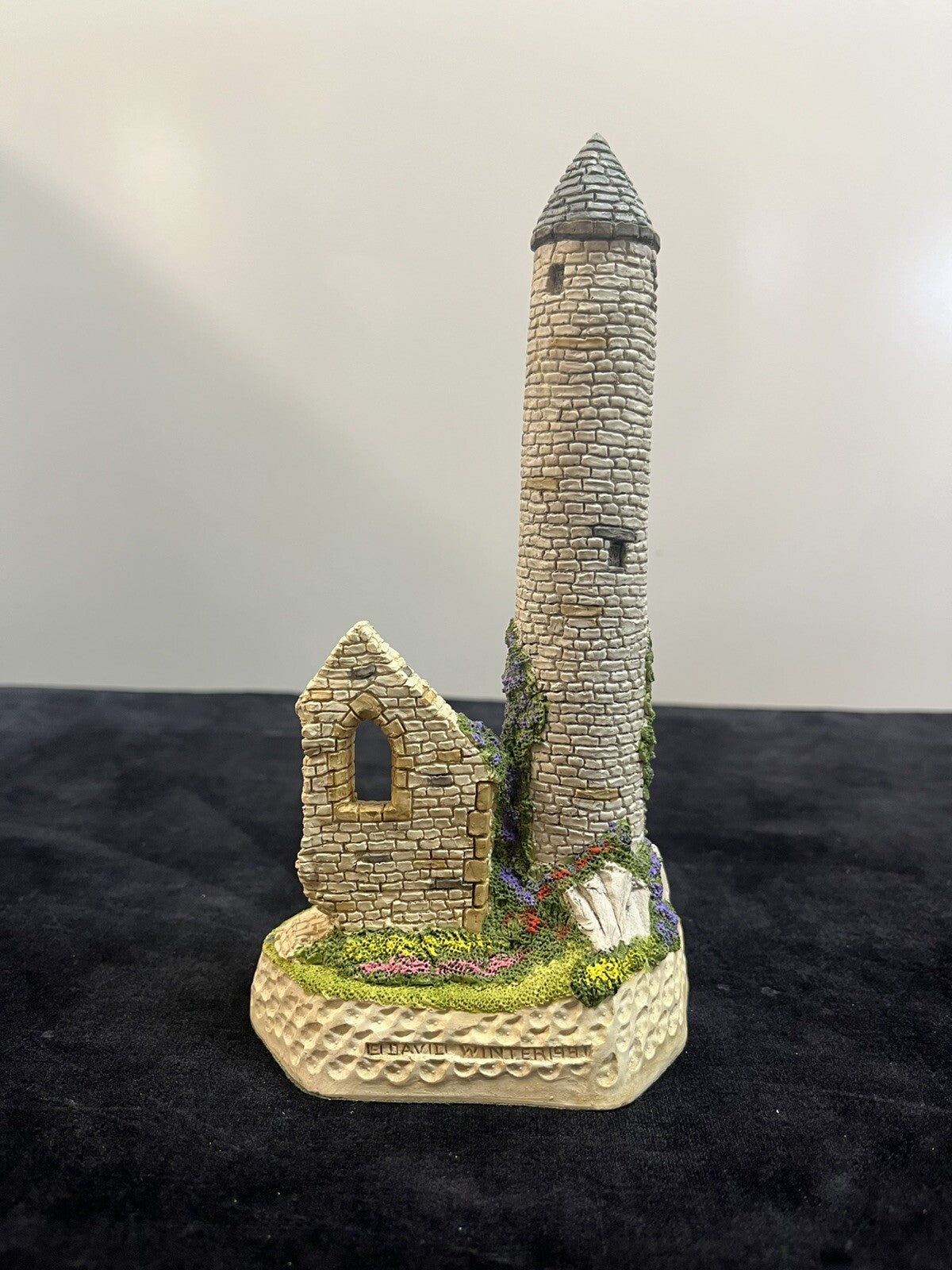 David Winter Cottages Irish Round Tower 1991 Limited Edition