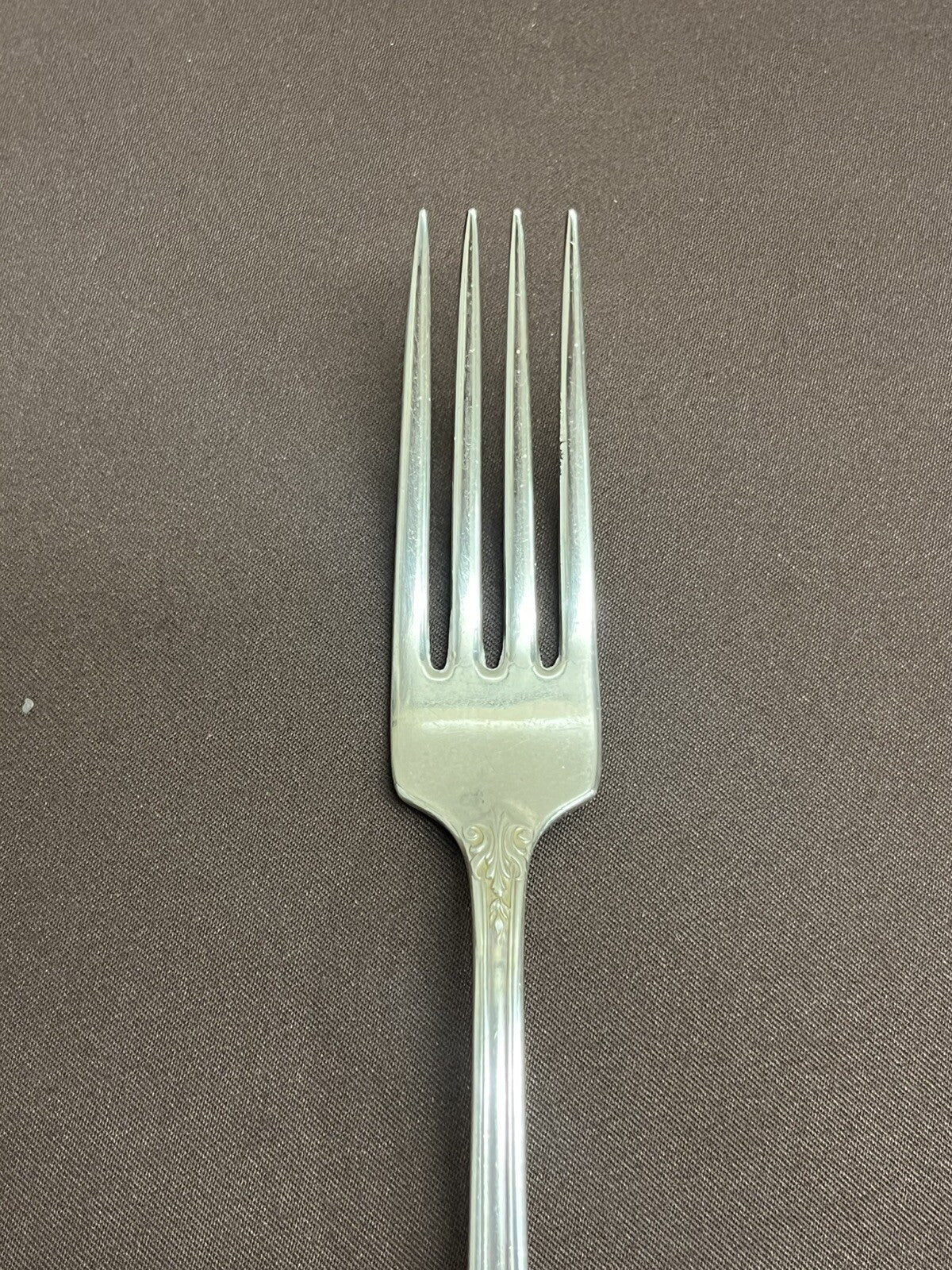 Rose Point by Wallace 46.7g Sterling Silver 7" Dinner Fork  Flatware