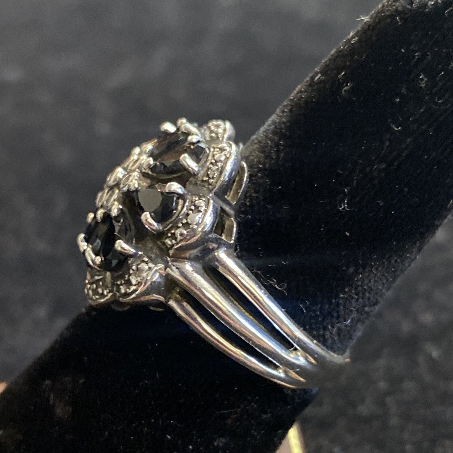Sterling Silver 925 Onyx & CZ Stones Flower Shaped Ring SZ 7 7.2g