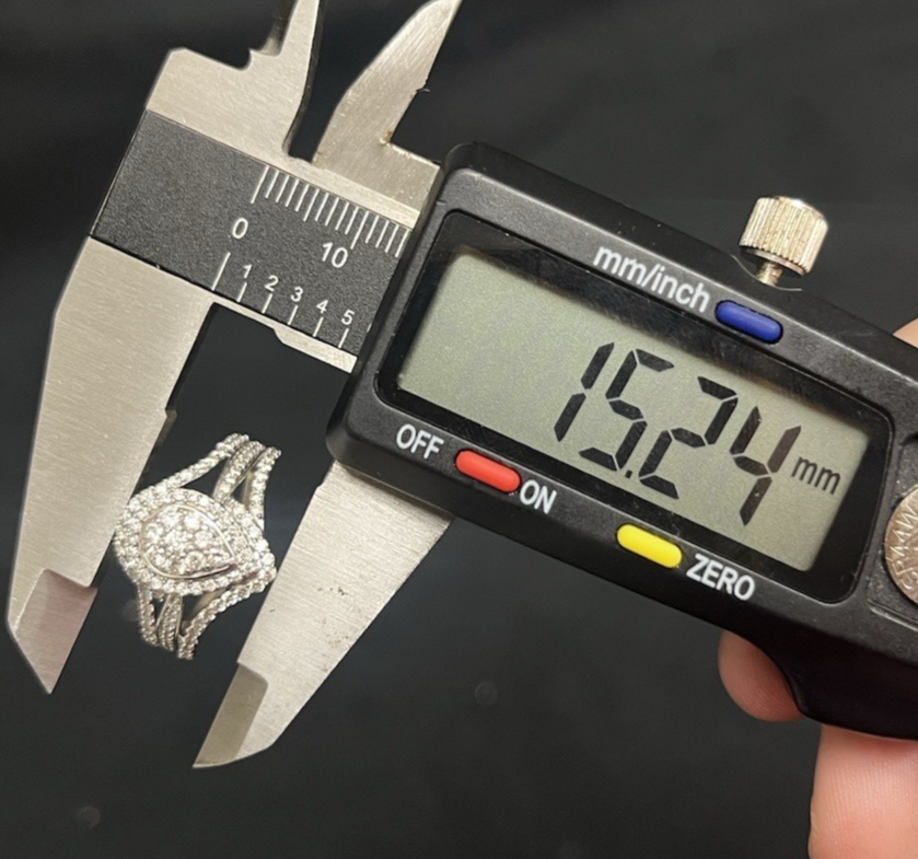 10k White Gold 1 CT TW Diamond Pear Shaped Ring 3.2g