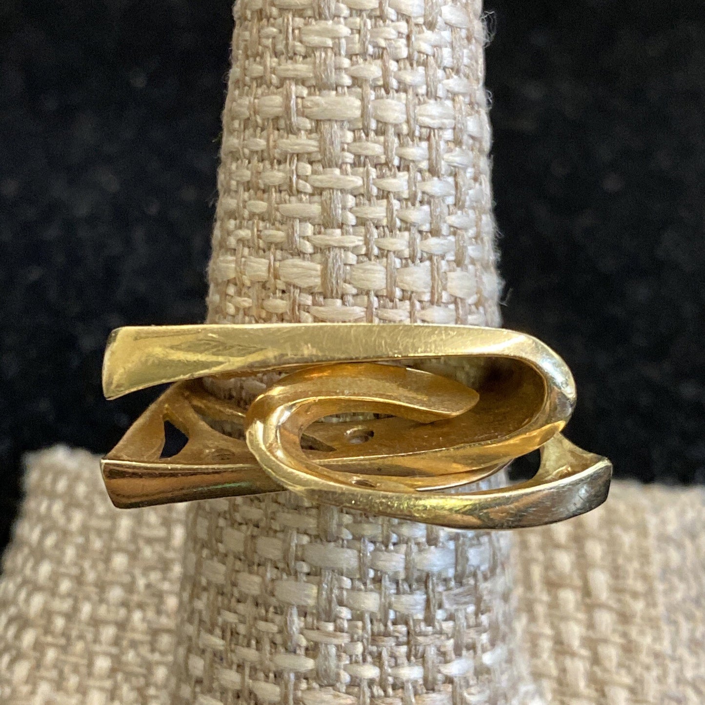 14K Solid Yellow Gold  Modern Ring Italy 6.6 g Signed "AND"  size  7.75  CB5