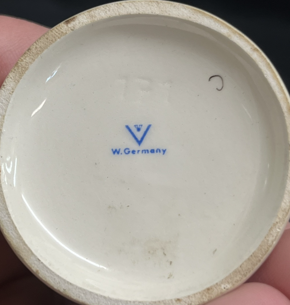 Vintage M.I. Hummel Porcelain “Little Sweeper” Figurine #171 W. Germany