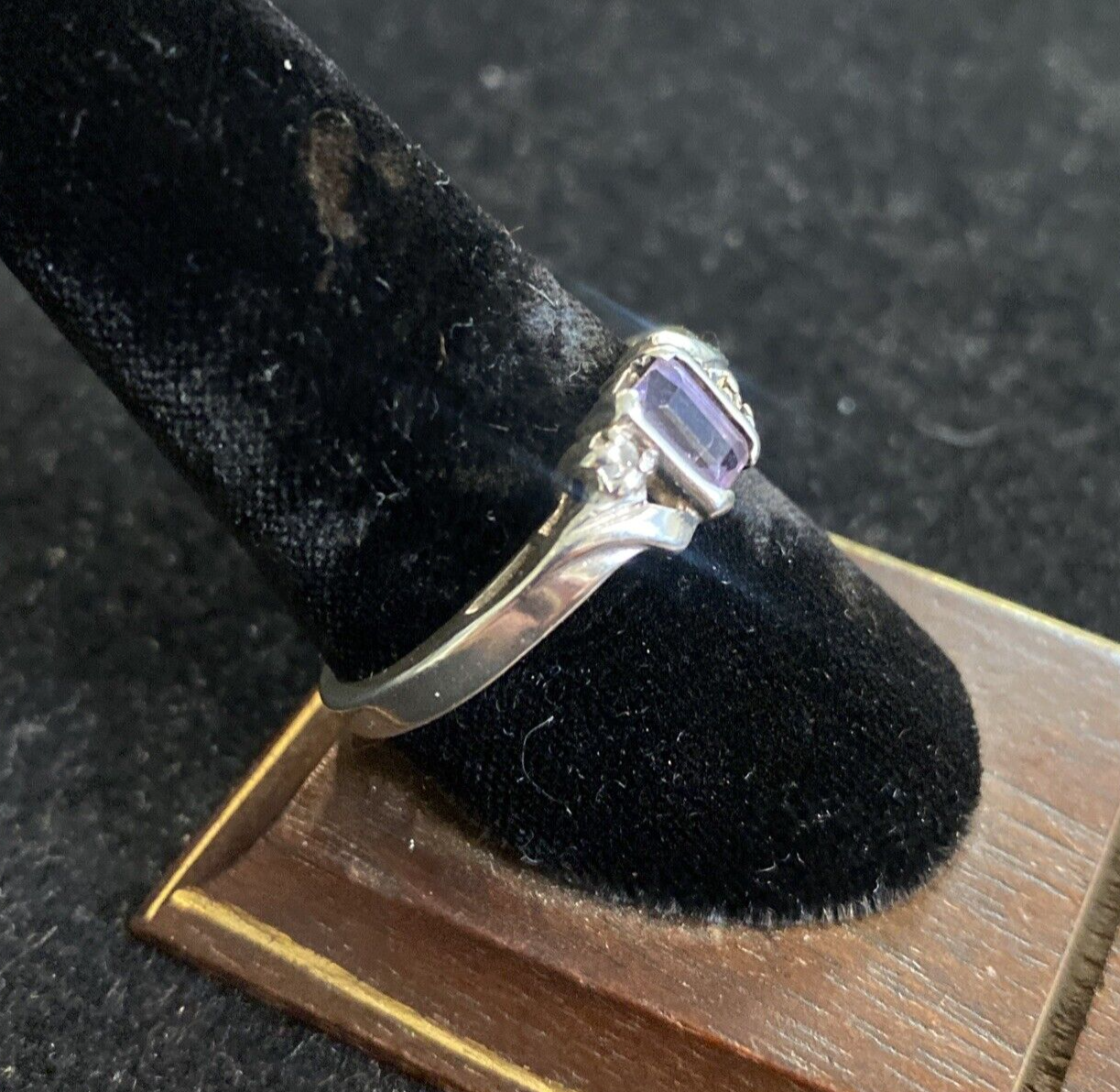 Avon Sterling Silver 925 Amethyst Stone Ring SZ 9.75 3.3g