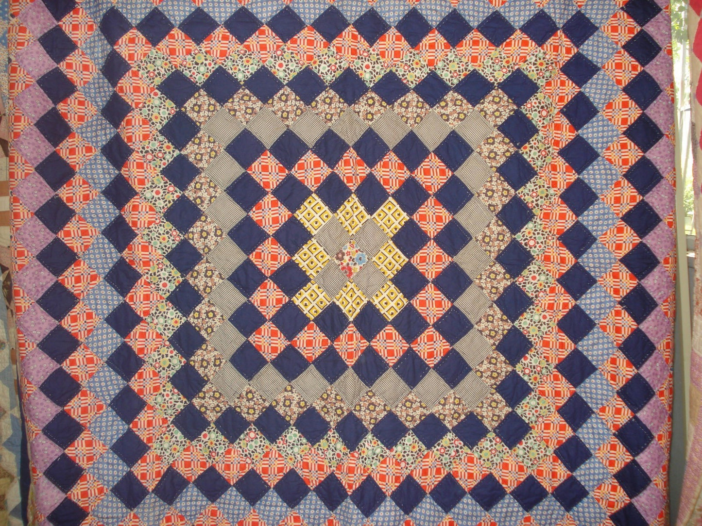 HANDSTITCHED PATCHWORK APPLIQUE DIAMOND PATTERN QUILT BEDSPREAD