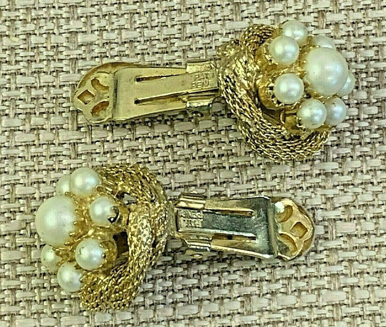 Vintage Pat Pending Round Goldtone Lined Beads Faux Pearl Circles Clip Earrings