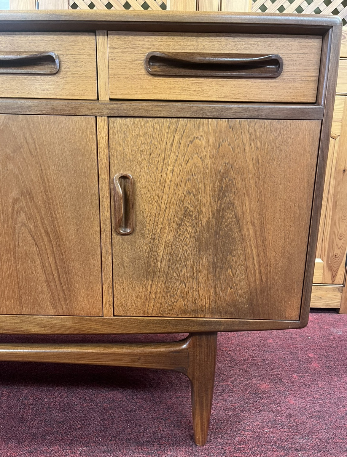 MID-CENTURY MODERN TEAK SIDEBOARD BUFFET CREDENZA by G PLAN 'FRESCO'
