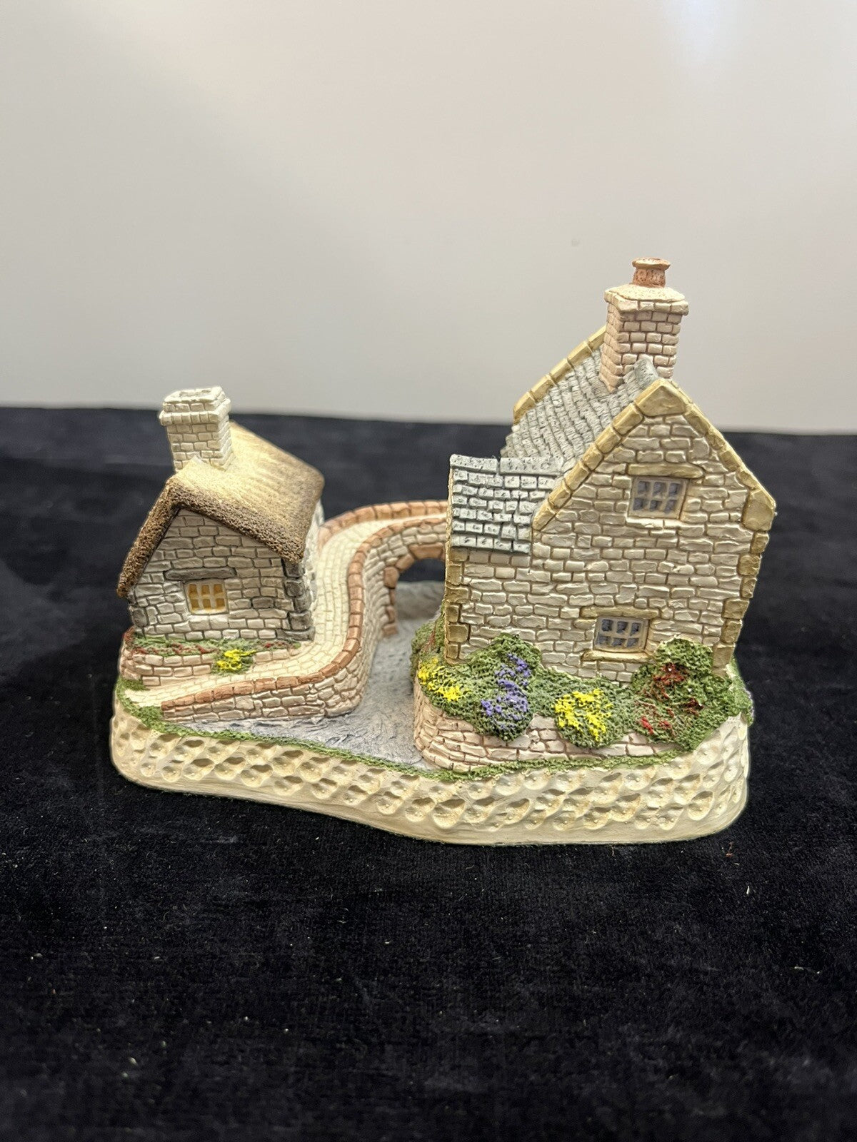 The Irish Collection Only A Span Apart by David Winter 1991 w/ box + COA