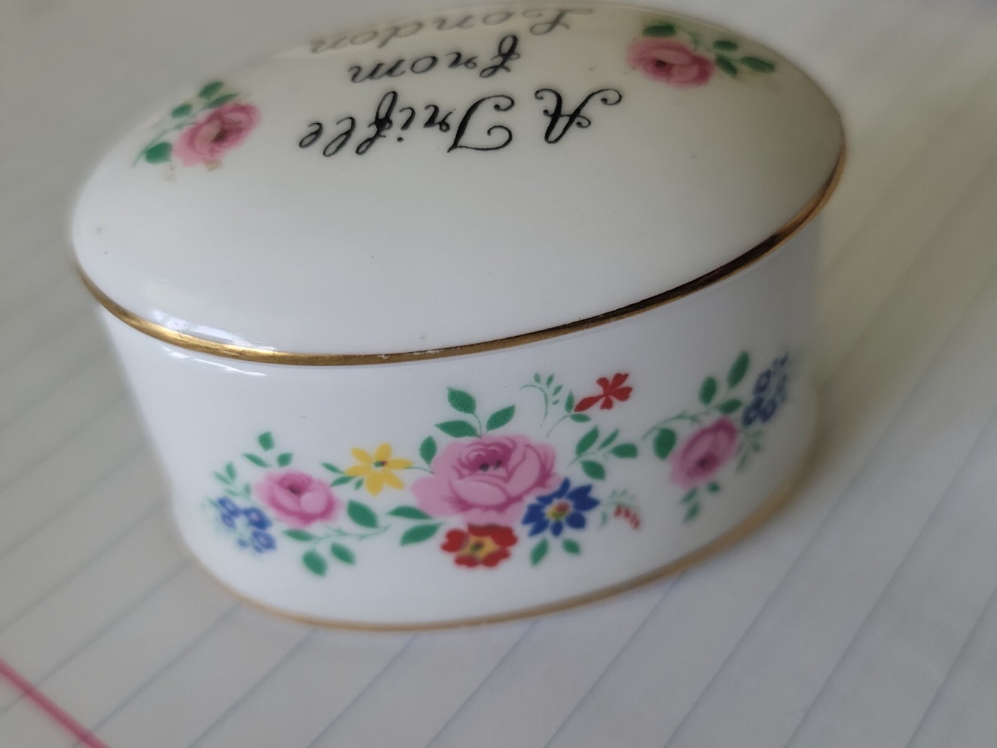 VINTAGE ENGLISH CROWN STAFFORDSHIRE OVAL JEWELRY RING BOX A TRIFLE FROM London