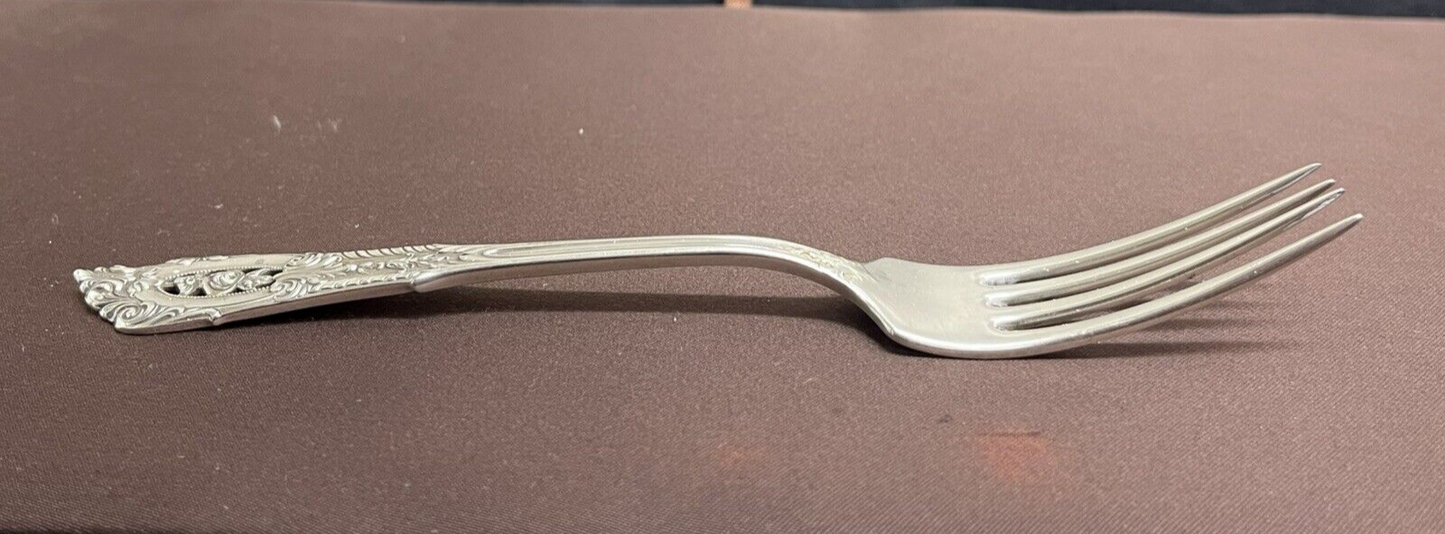 Rose Point by Wallace 46.7g Sterling Silver 7" Dinner Fork  Flatware