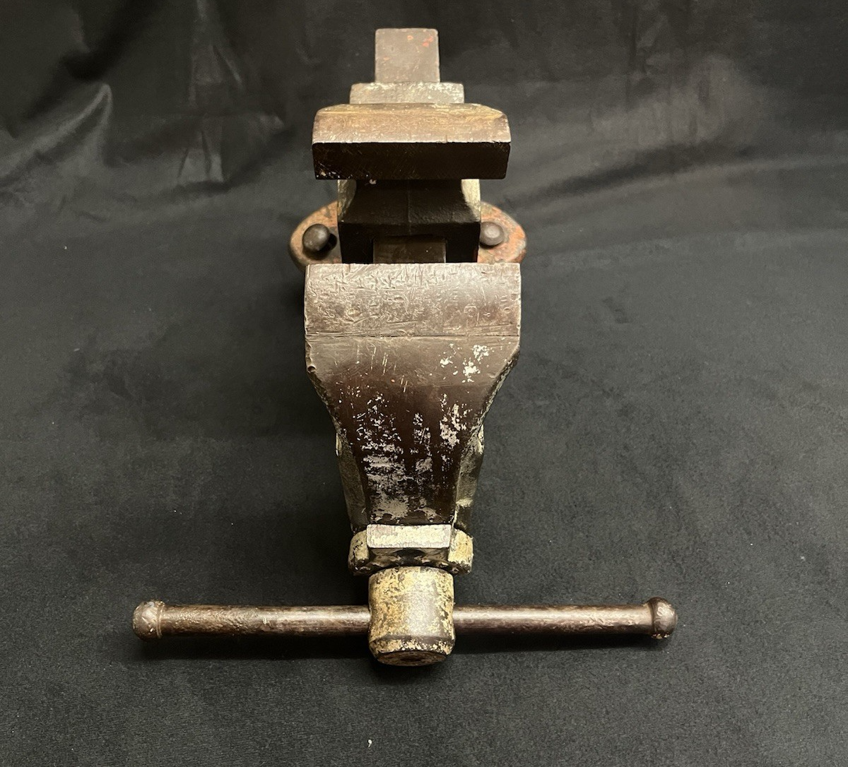 Vise, CHAS. PARKER & Co., Vintage No. 953-1/2 Bench Vise, Weighs 36 lbs., USA