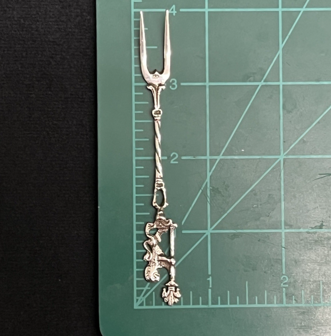 Antique Italian 5g Firenze .800 Silver Heraldic Lion Figural Olive Fork 4"