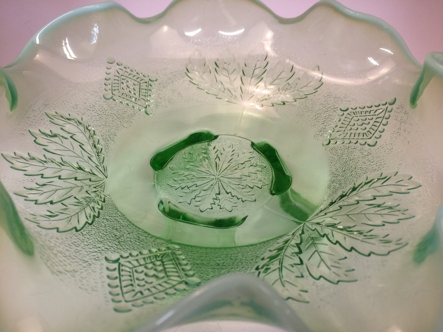 JEFFERSON GLASS  Ruffled  Green OPALESCENT Leaf & Diamond 3 footed 8-3/8" Bowl
