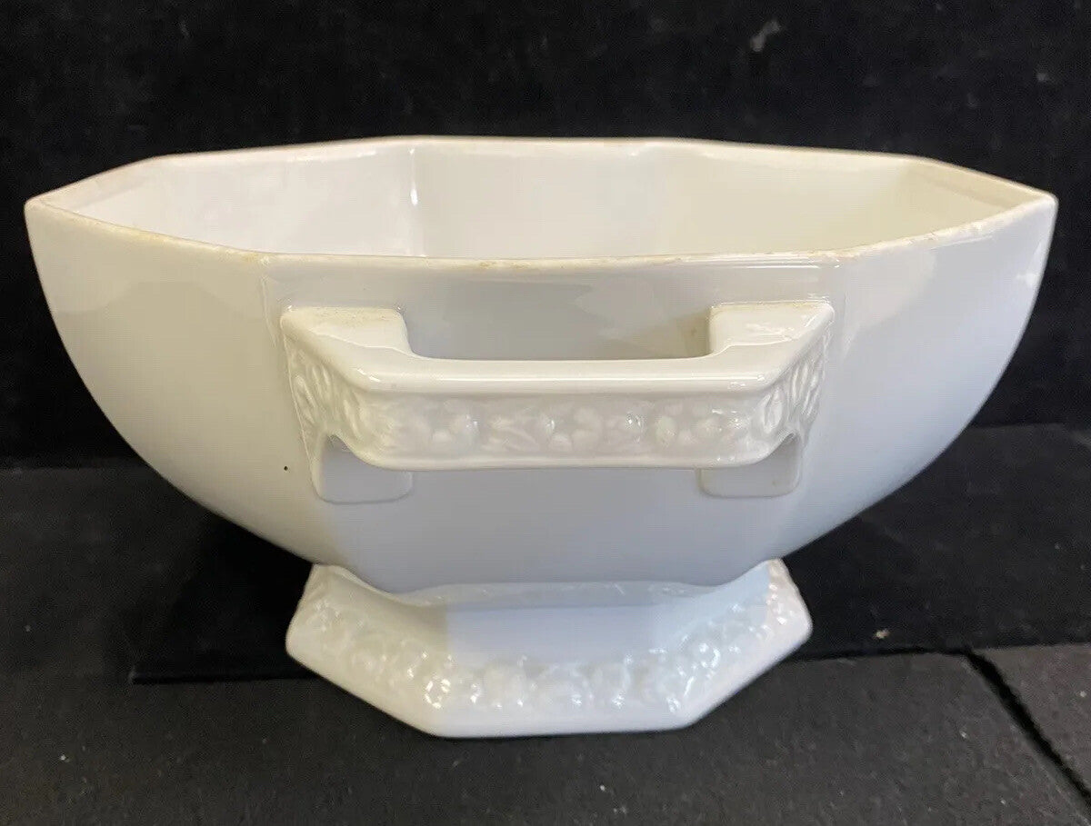 Rosenthal Classic Rose- Maria White Vintage Round Covered Medium Vegetable