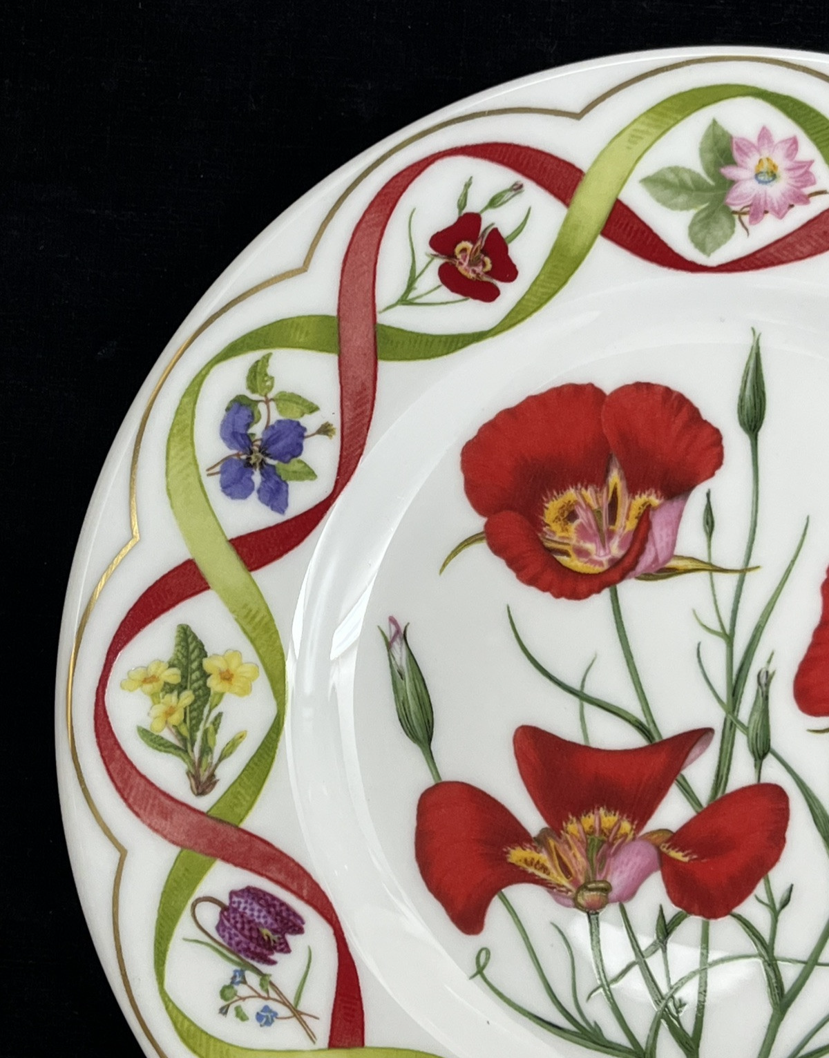 Wedgwood "The Flower Artists of Kew" Mariposa Lilies Plates Set of 2 - 8.25"