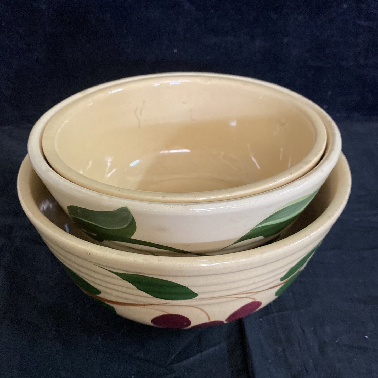 Watt Ware USA Apple and Red Bud Graduated Ribbed Bowl Set of 3