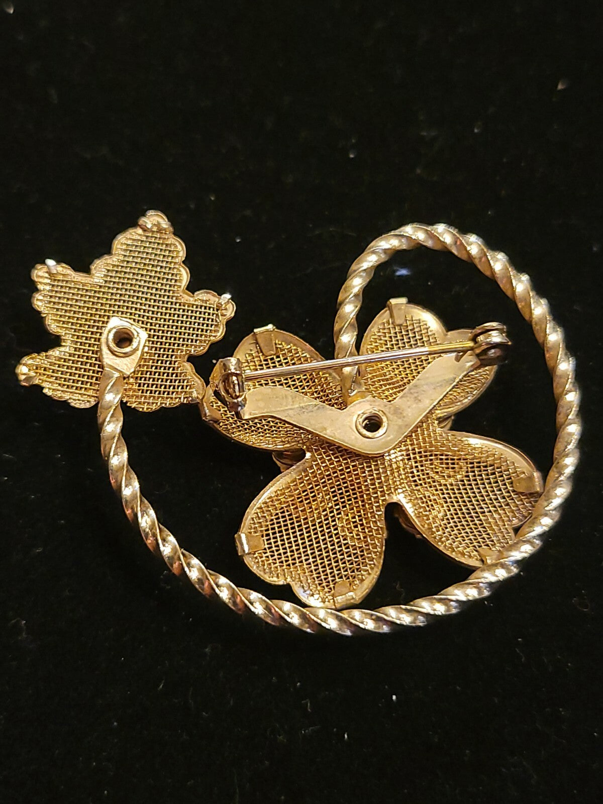 1940s PIN BROOCH- Gold Tone Four 4 Leaf Clover Blue Rhinestones