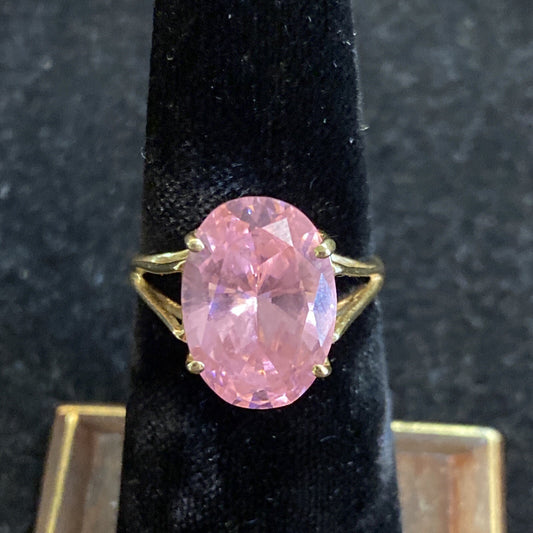 3.9g 14K Yellow Gold Pink Ice CZ Ring Size 5.75