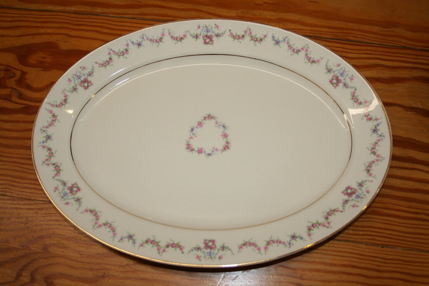 18Pc. SYRACUSE CHINA OLD IVORY ARCADIA Dinnerware