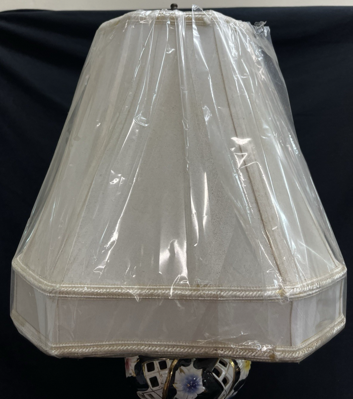 Vintage Capodimonte Porcelain Pierced Black & Gold Floral Lamp w/ Shade 26"