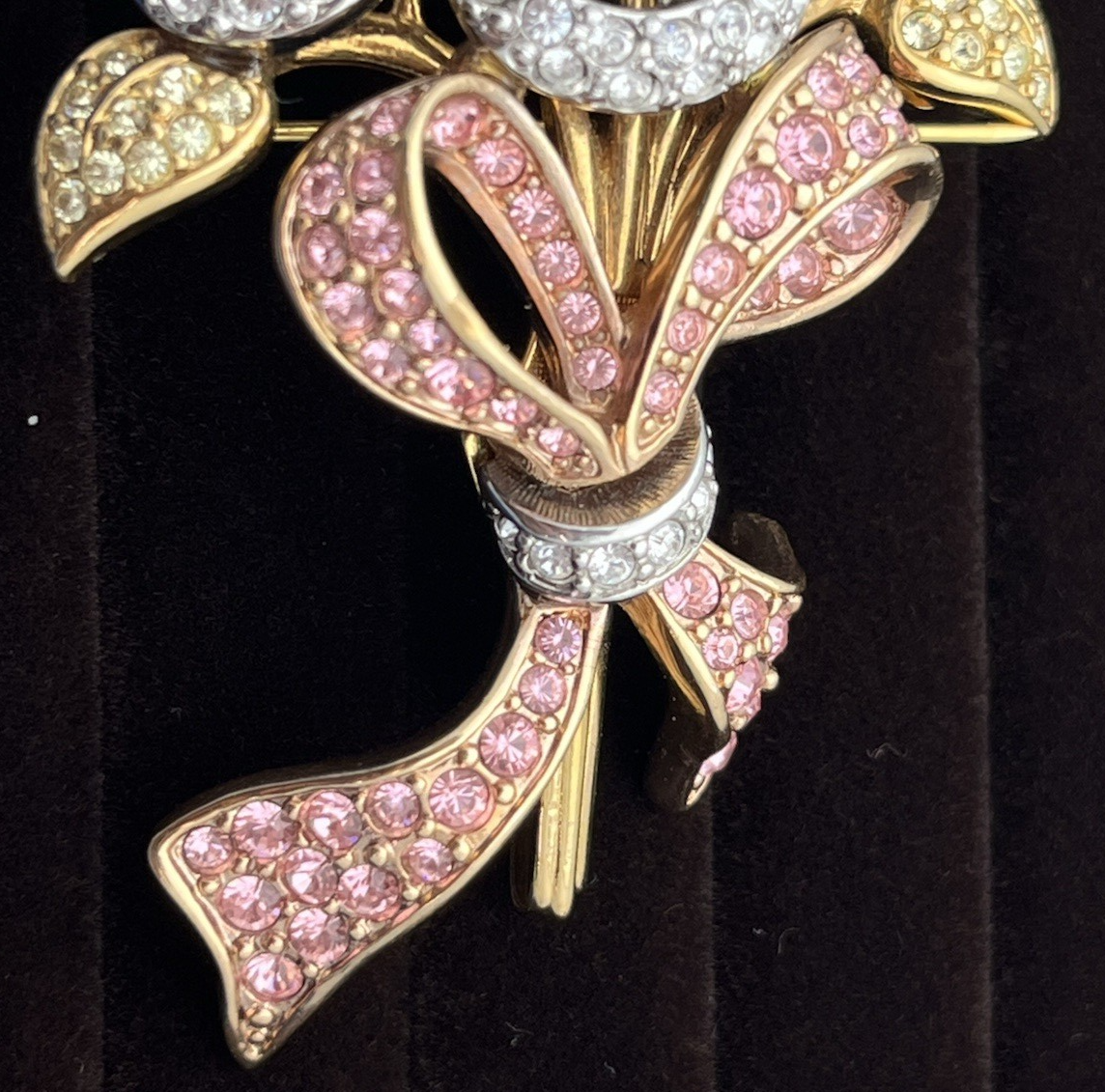 Swarovski Crystal Flower Bouquet Compassion Brooch Pin Retired JP 98