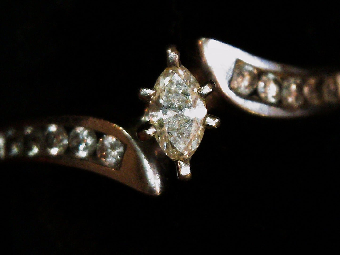 14k White Gold & Diamond Ring SZ 6.5 2.9g