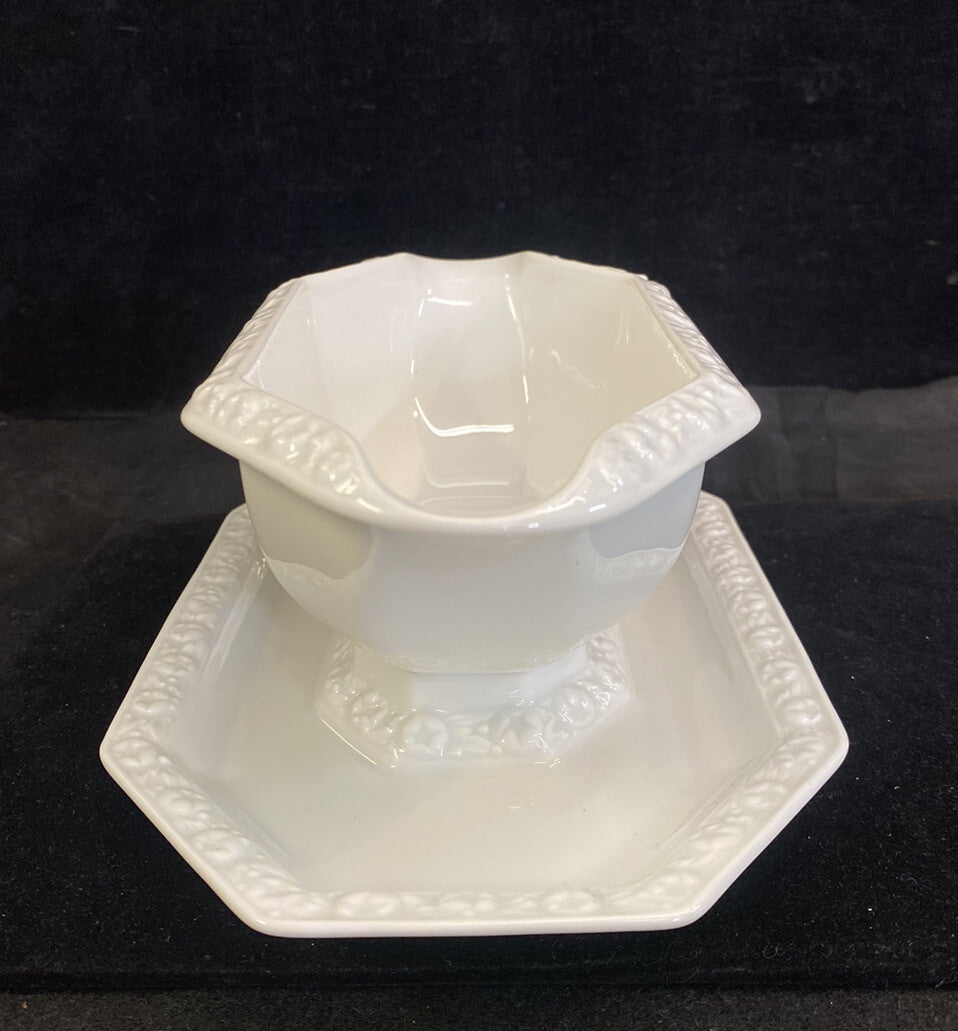 Rosenthal Classic Rose Maria White Gravy Boat with Attached Underplate