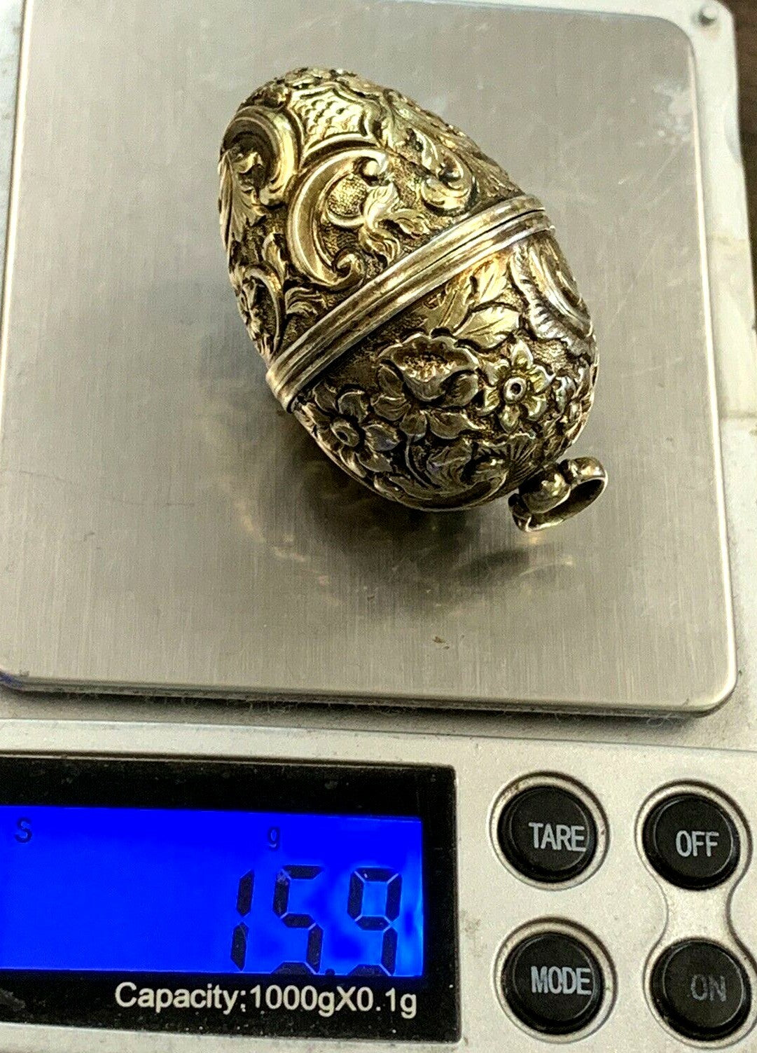 Ornate Silver Gilt Repousse Cachou Patch Snuff Box Georgian London 1760 Pendant