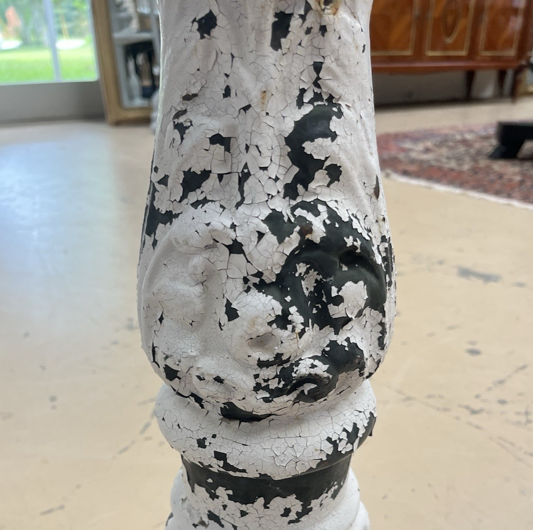 WHITE PAINTED FRENCH CAST IRON FOLIATED STANCHION BOLLARD POST 24.5"
