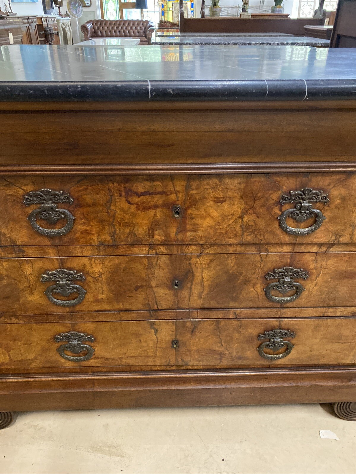 ANTIQUE FRENCH LOUIS PHILIPPE PERIOD MARBLE-TOP BURLED WALNUT COMMODE CHEST