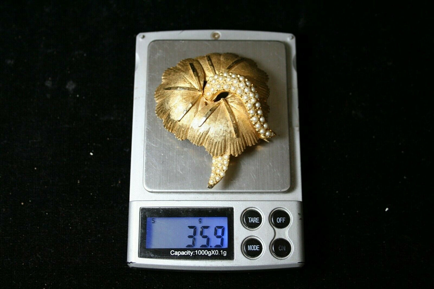 Vtg Signed BSK Textured Gold Tone Pearls Large Flower Brooch Pin