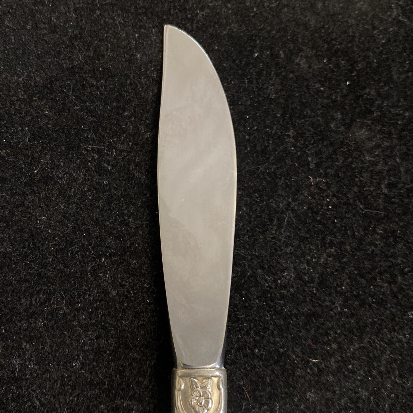 Sterling Heirloom Grandeur Pattern by Oneida 6 3/4" Master Butter Knife 48g